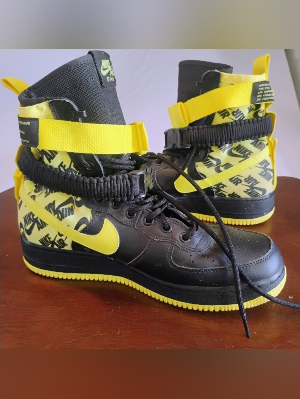 Mens 9 Nike Kids Black & Yellow High-Top Sneakers with Logo Print